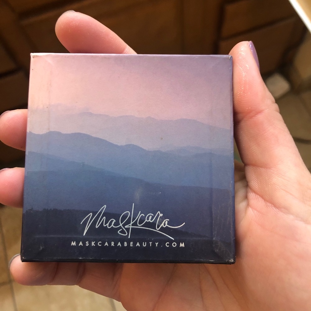 Maskara Brand eyeshadow square compact